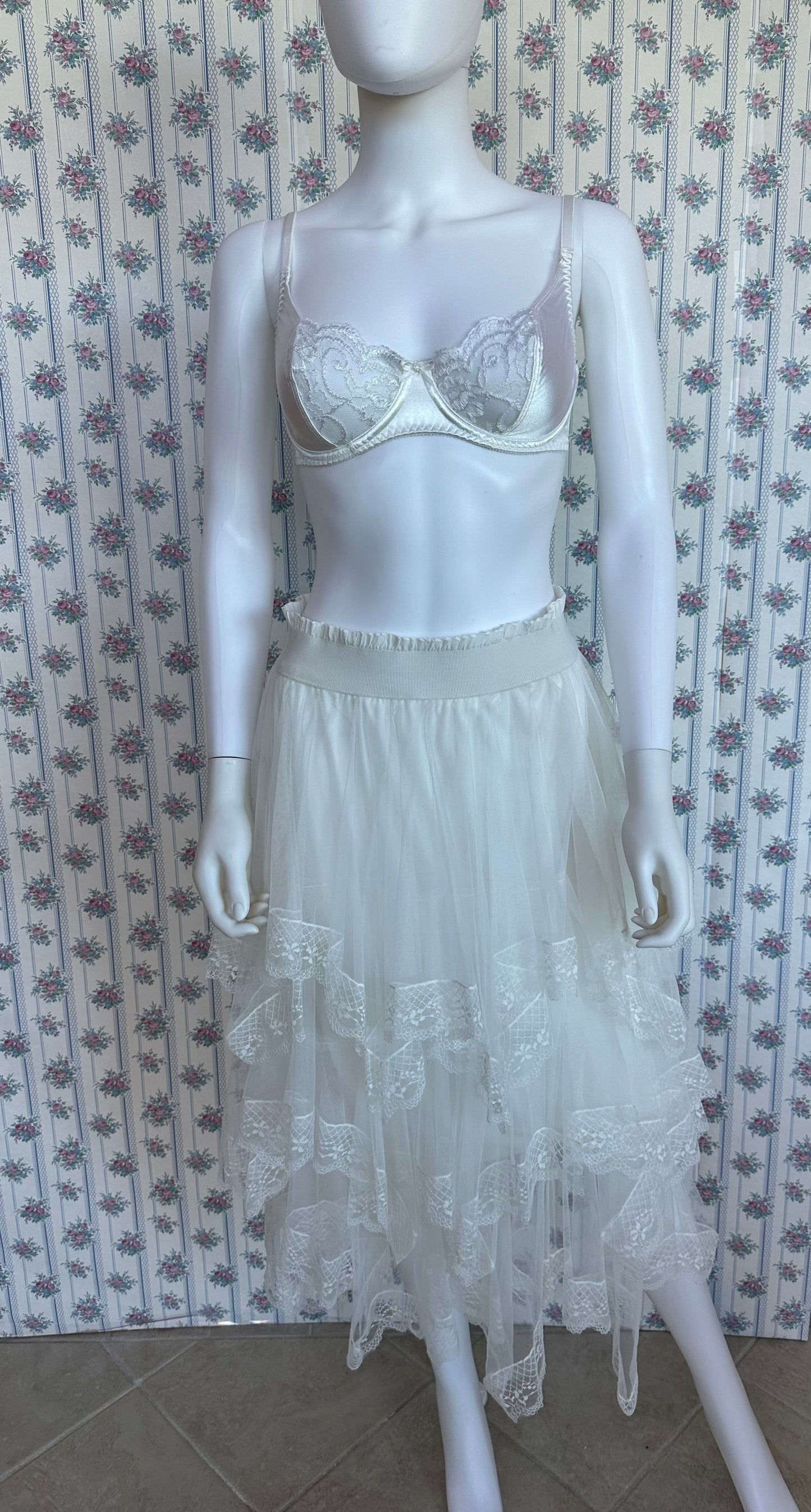 Vintage Ruffled White Lace Skirt