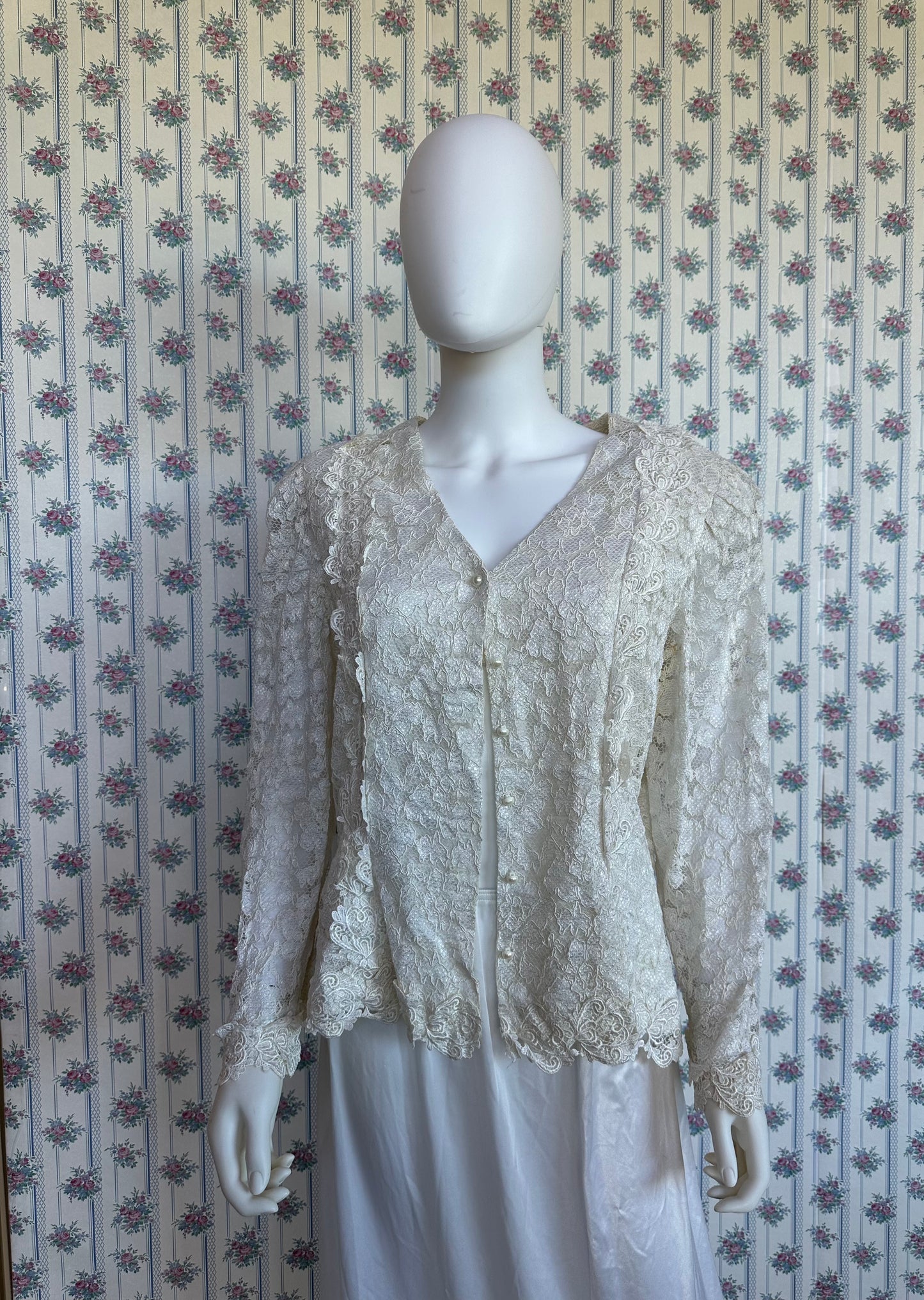 New York Vintage Lace Long Sleeve