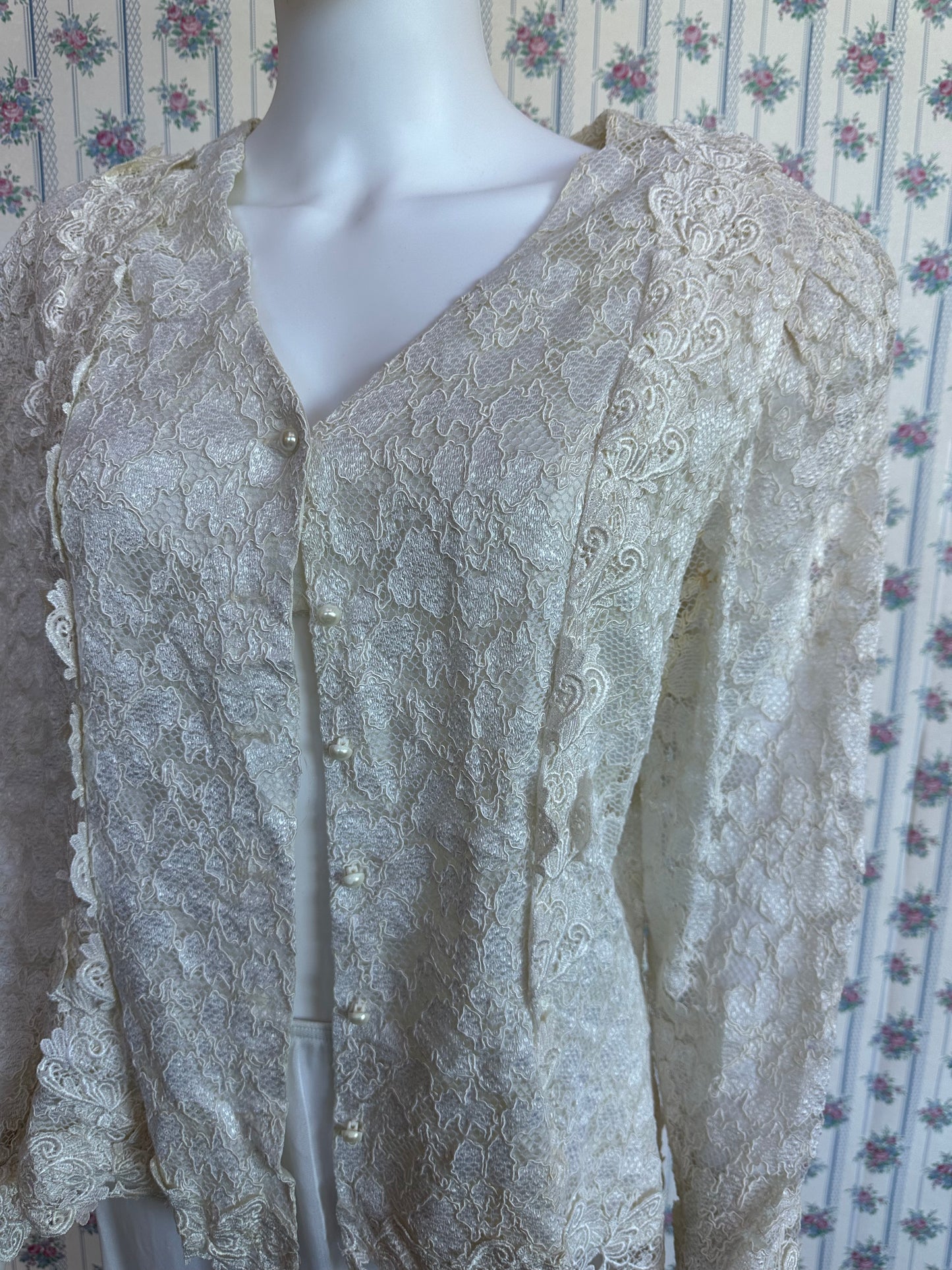 New York Vintage Lace Long Sleeve