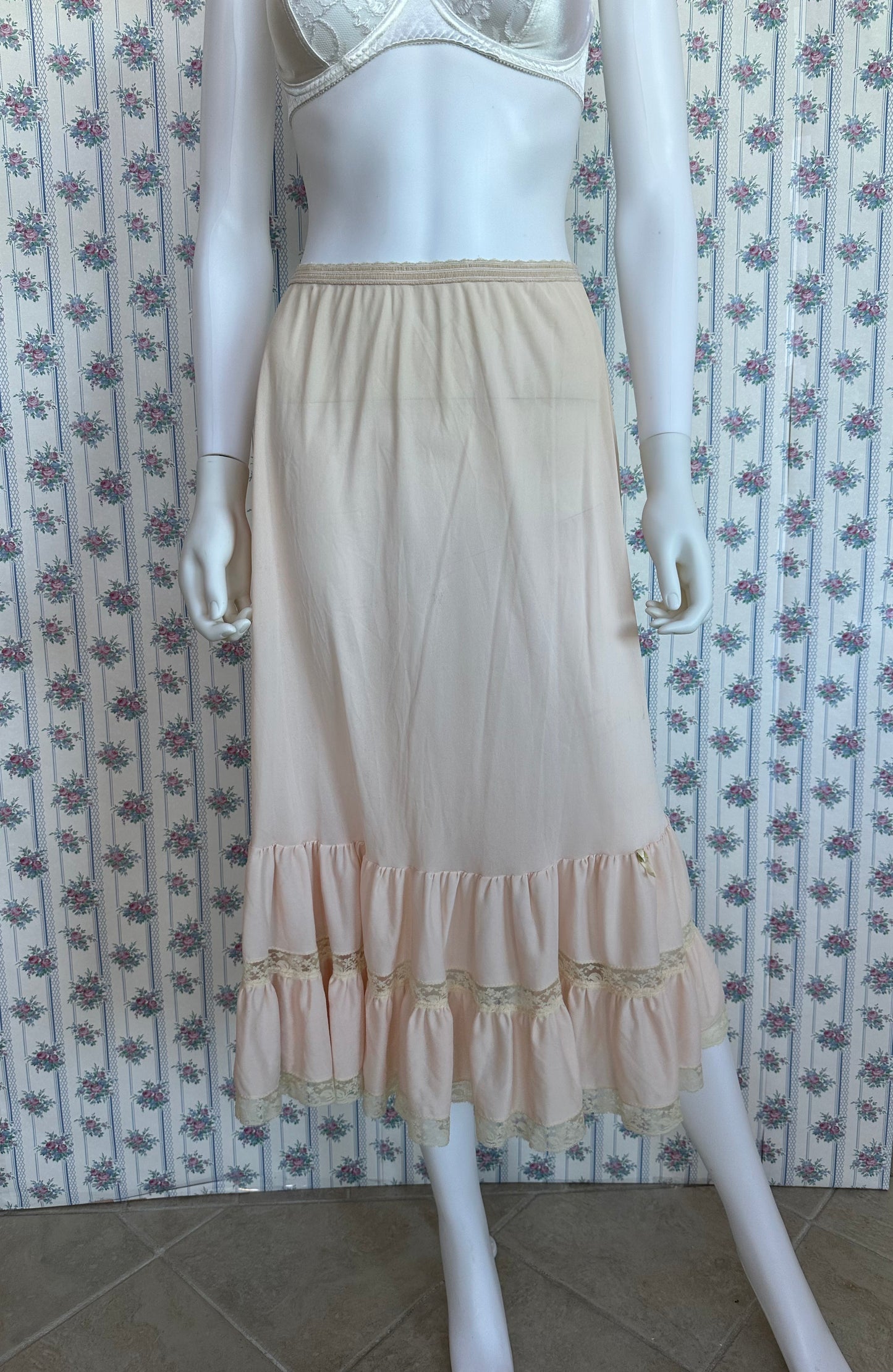 Vintage Peach Lace Long Skirt